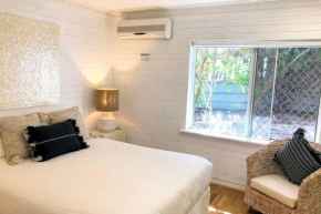 OCEANS FIVE Holiday or Business Accommodation